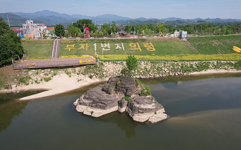 정암루(솥바위)