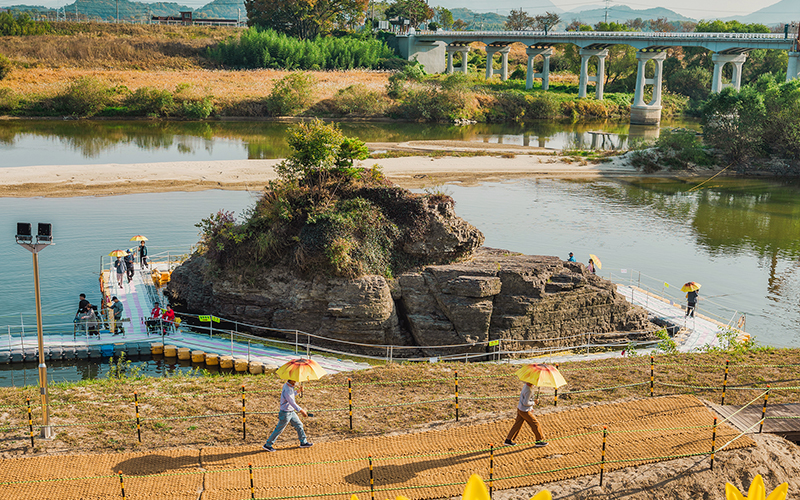 정암루(솥바위)