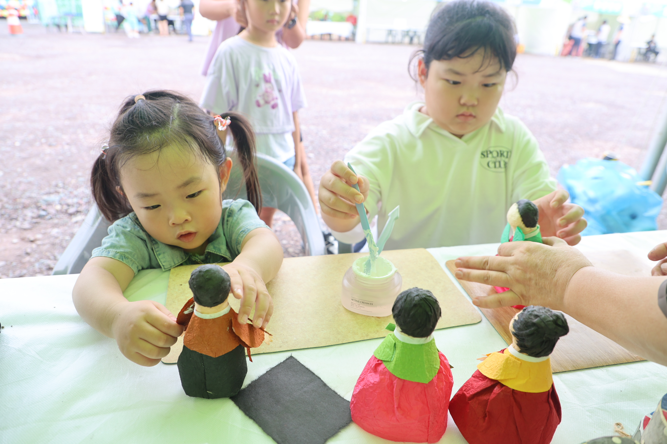 “천년의 한지, 가야금 선율에 물들다” 의령신번문화축제 성황 이미지