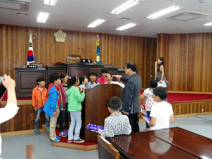 가례,화정초등학교 의령군의회 견학