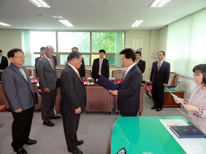 의령군 결산검사위원 위촉장 교부