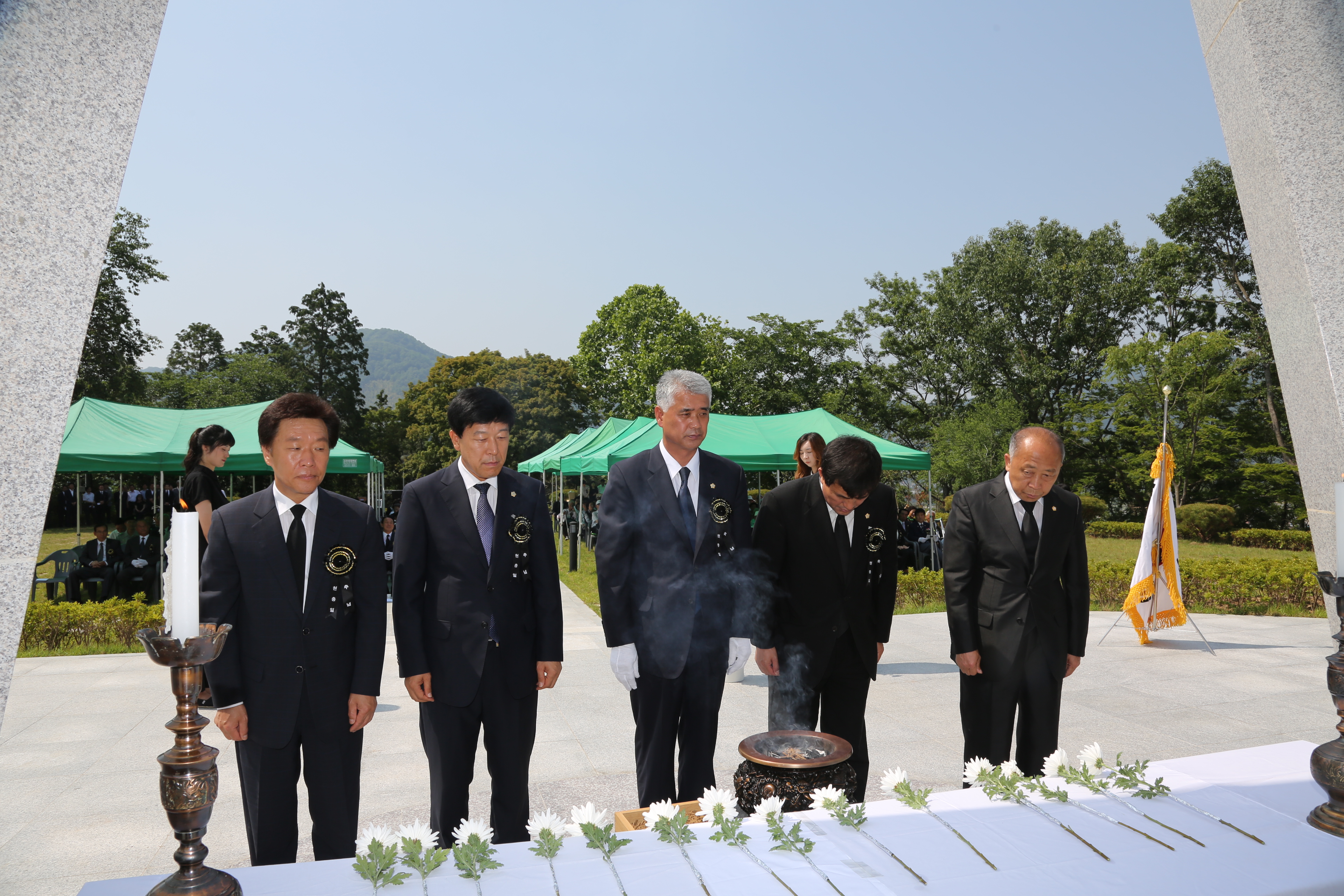 제58주년 현충일 헌화 및 분향