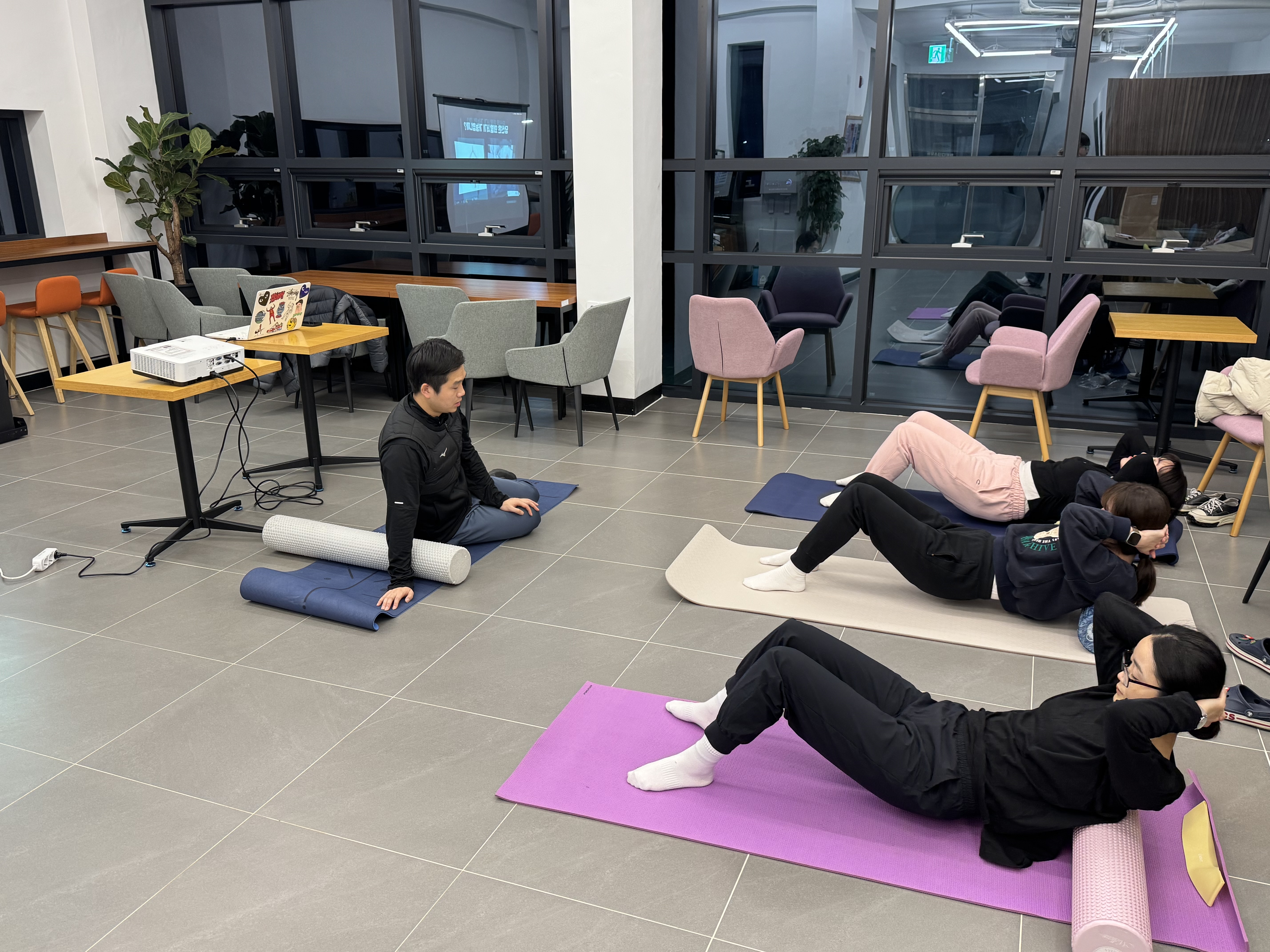 청춘만개 25년 11월 <건강한 습관, 바른자세 스트레칭> 원데이 클래스